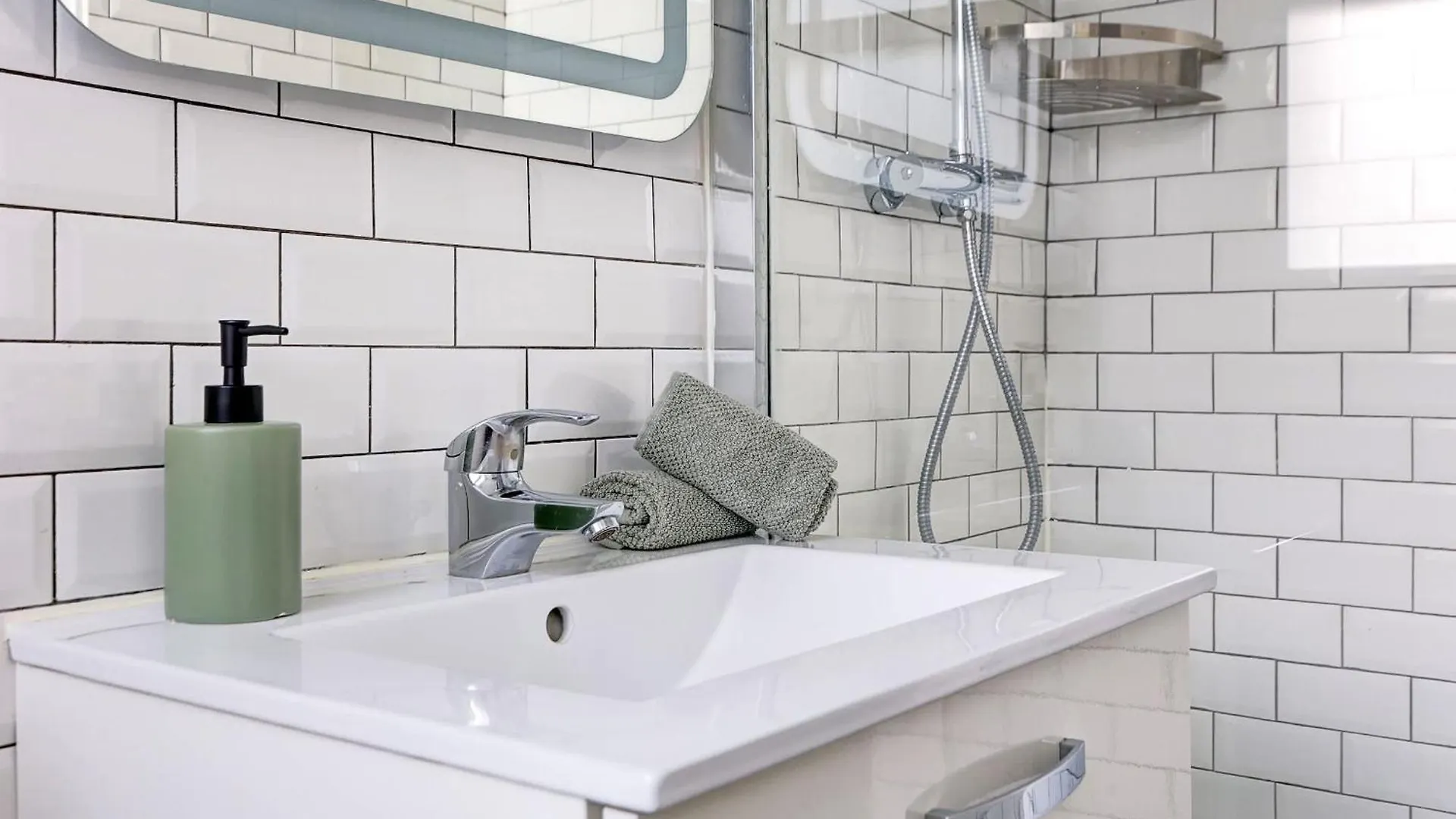 Apartment Bnbnova - Cozy Stay Near Eiffel Tower & Invalides & Seine Paris France