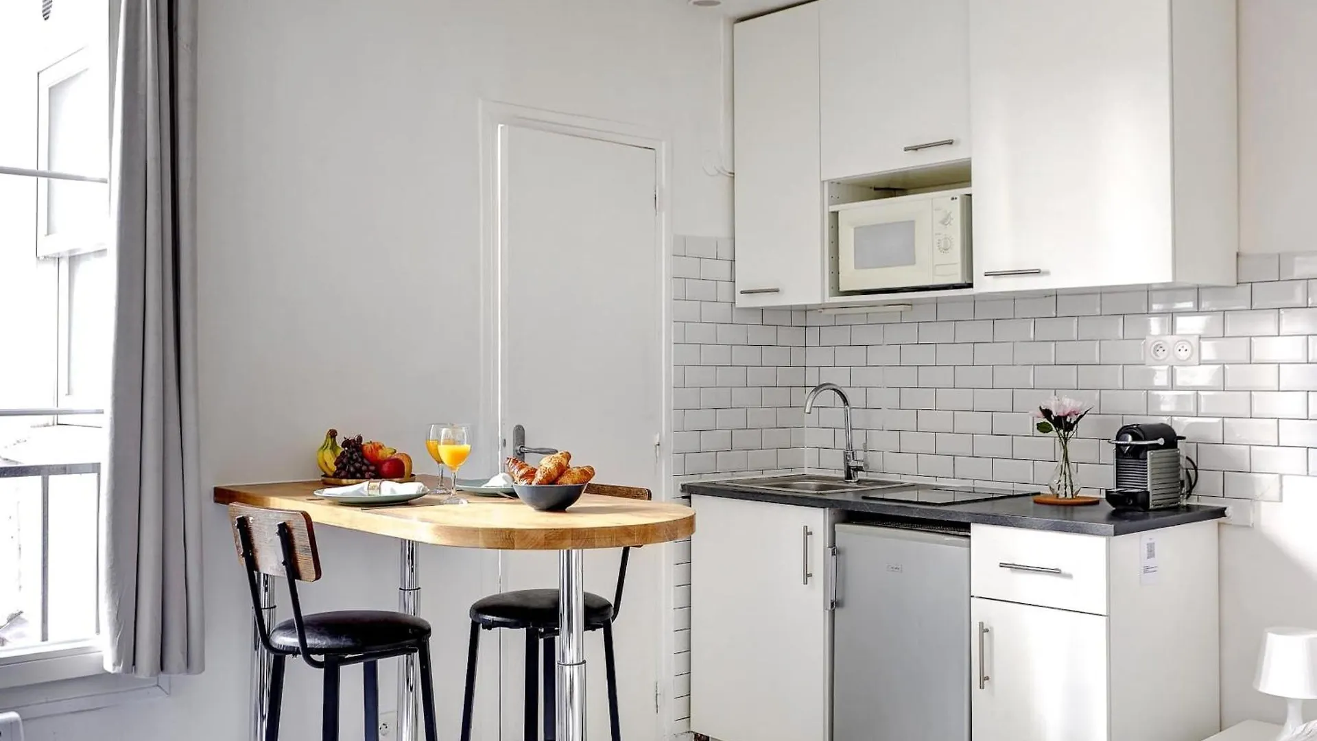 Bnbnova - Cozy Stay Near Eiffel Tower & Invalides & Seine Paris
