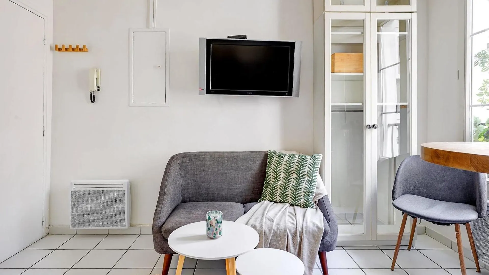Bnbnova - Cozy Stay Near Eiffel Tower & Invalides & Seine Paris 0*,  France