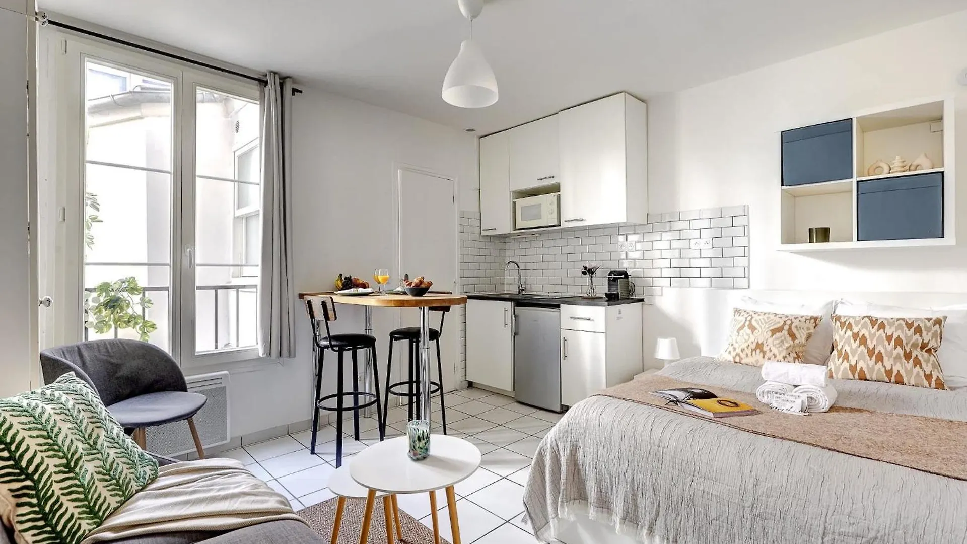 Bnbnova - Cozy Stay Near Eiffel Tower & Invalides & Seine Paris